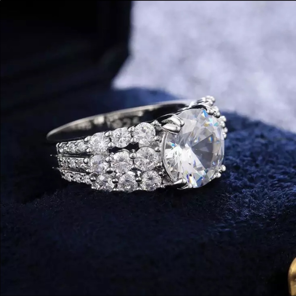 Sterling Silver CZ Ring - Picture 4 of 4